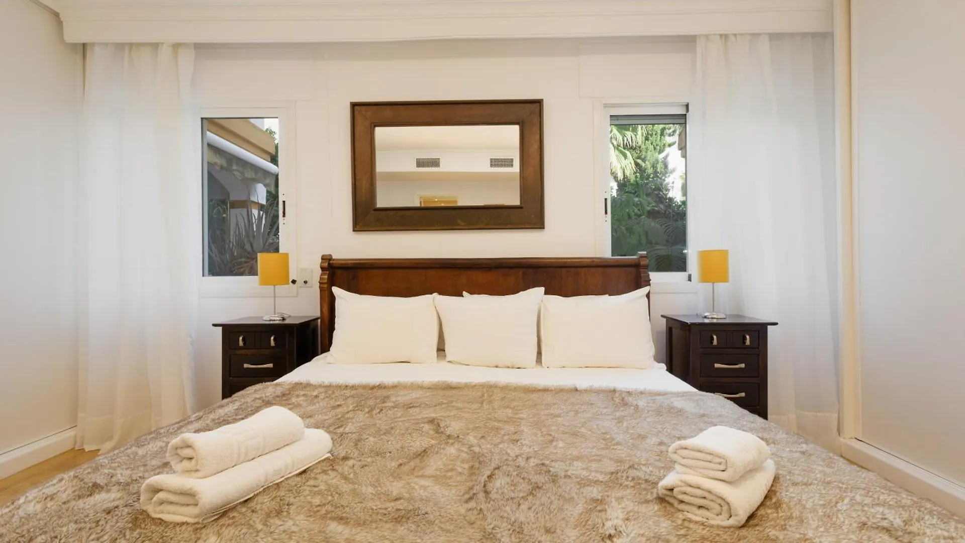 Ground Floor Holiday Apartment With Terrace And Pool In Puerto Banus, Marbella Spain