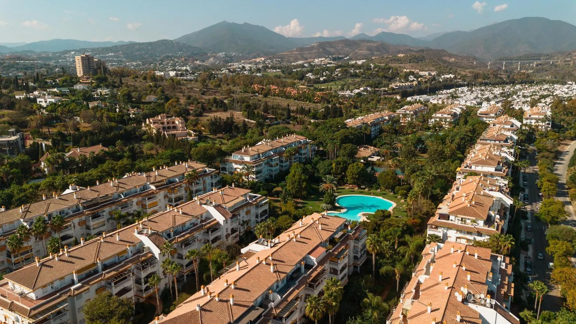 Ground Floor Holiday Apartment With Terrace And Pool In Puerto Banus, Marbella Spain